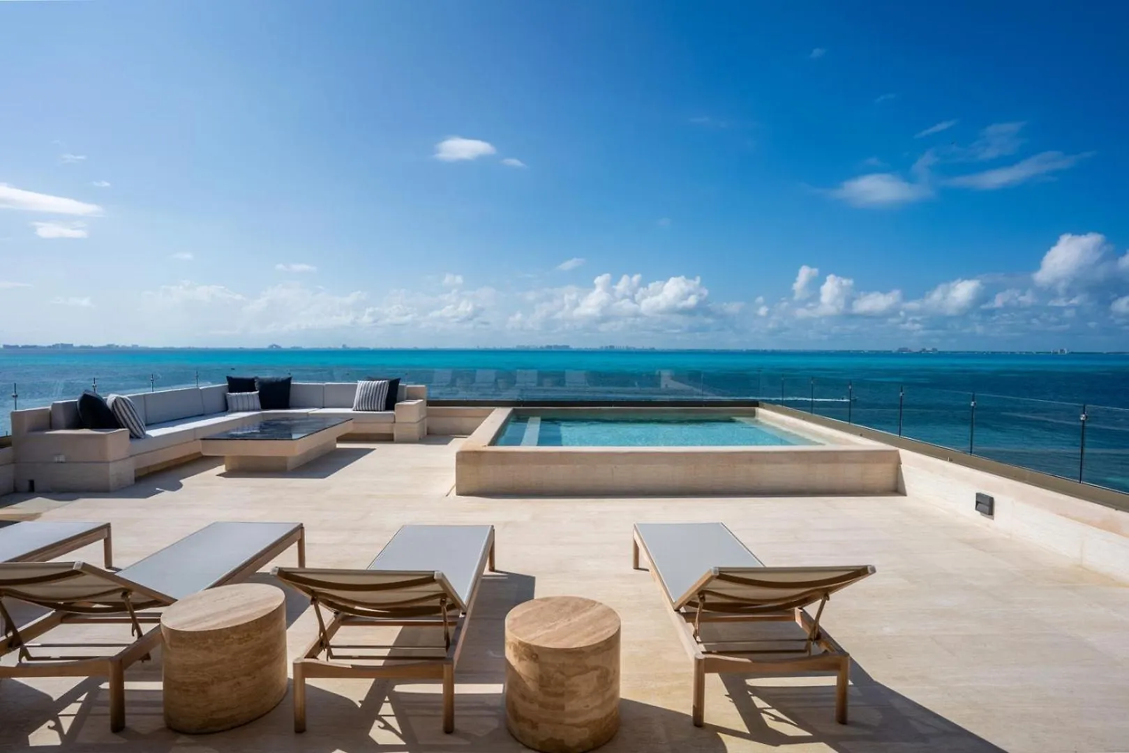 5Br Luxury Beachfront Penthouse W/ Private Pool Isla Mujeres