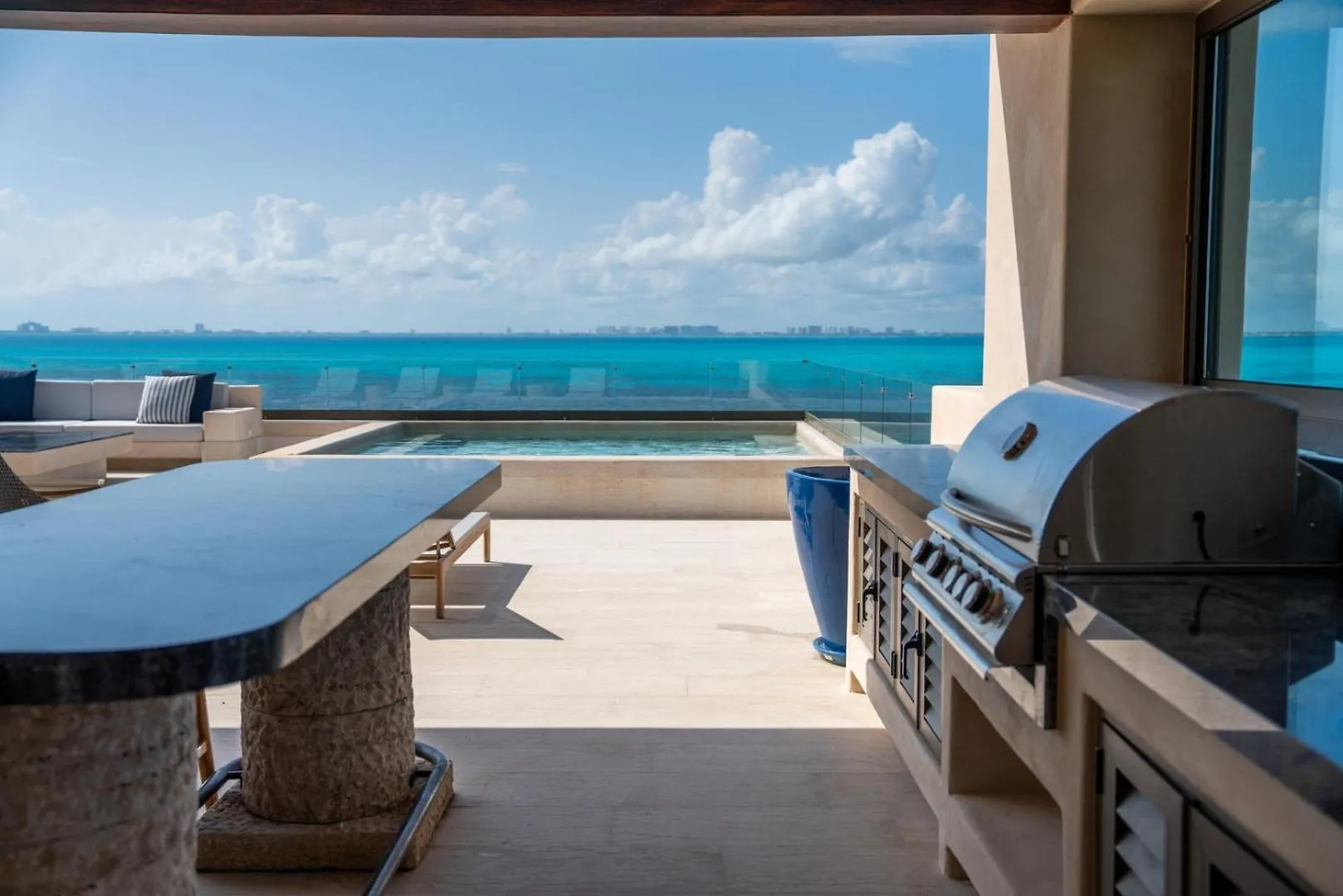דירה איסלה מוחרס 5Br Luxury Beachfront Penthouse W/ Private Pool מקסיקו