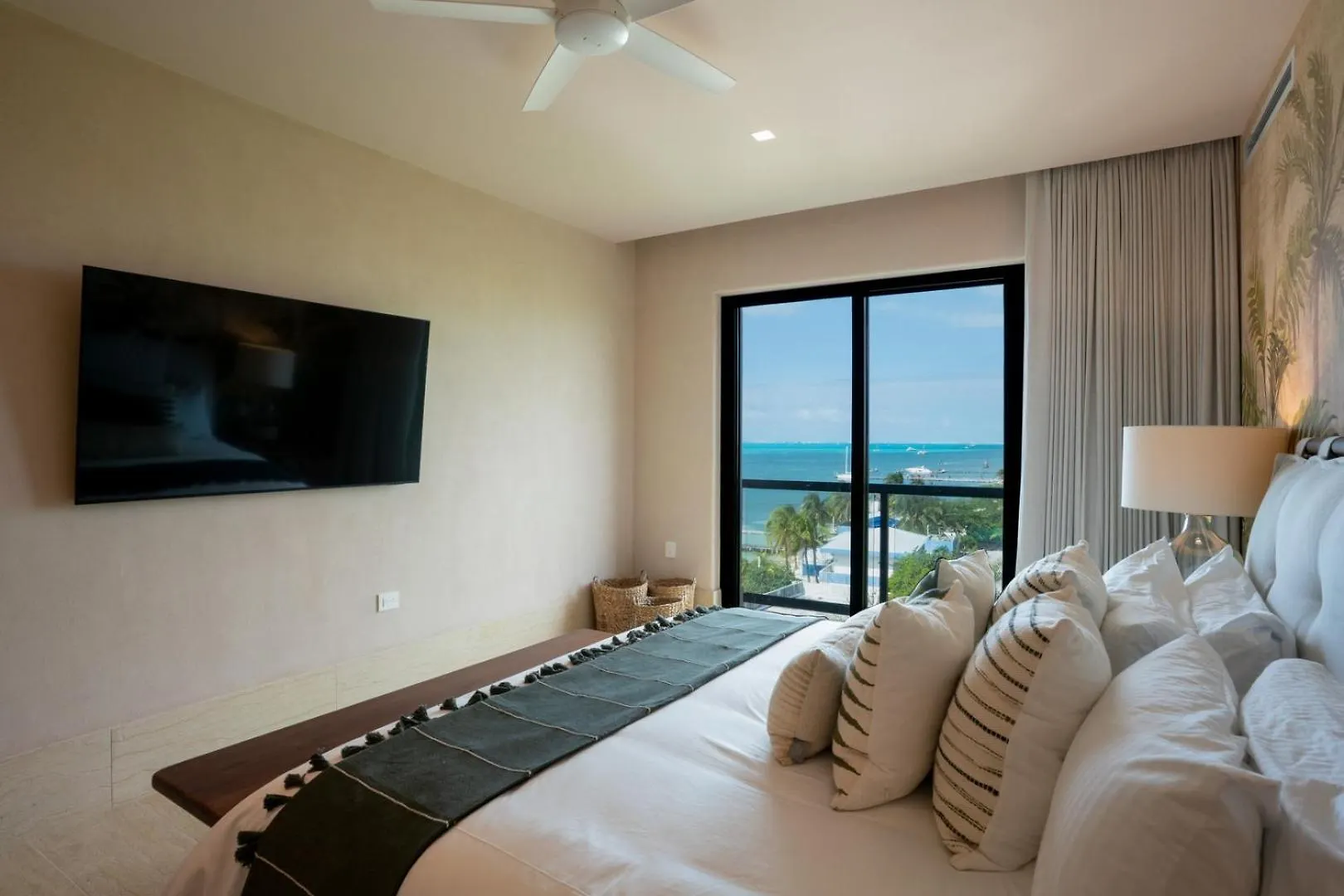 דירה איסלה מוחרס 5Br Luxury Beachfront Penthouse W/ Private Pool